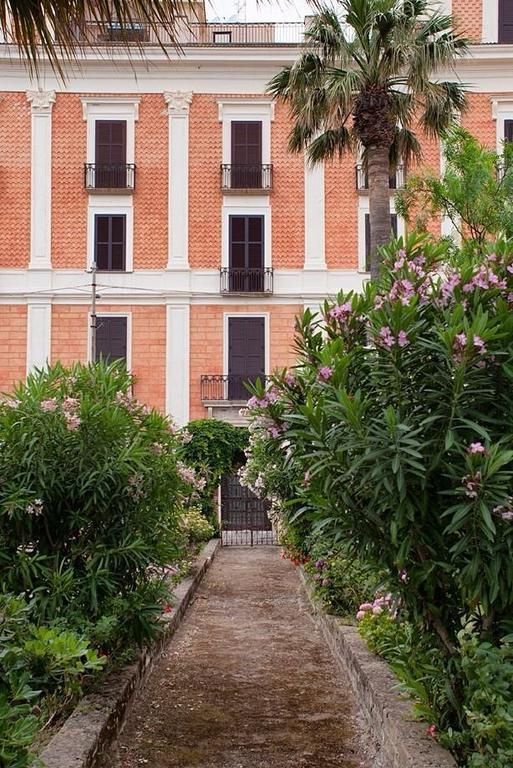 Guarinelli 88 Bed & Breakfast Gaeta Bagian luar foto