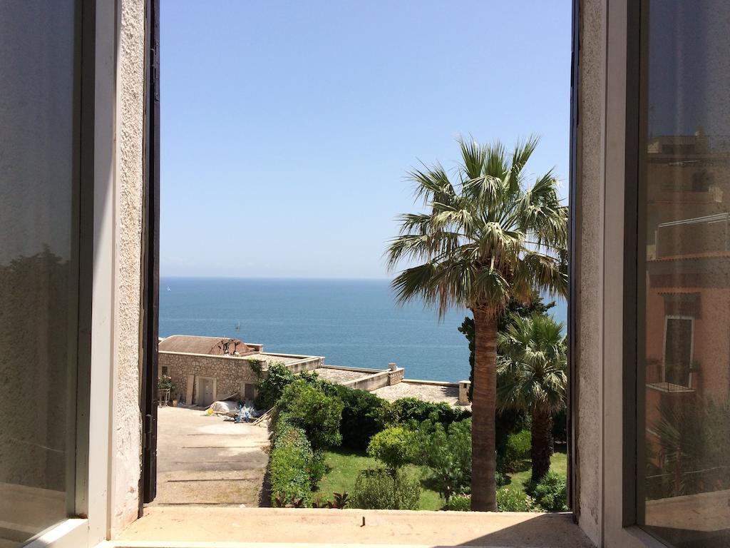 Guarinelli 88 Bed & Breakfast Gaeta Ruang foto
