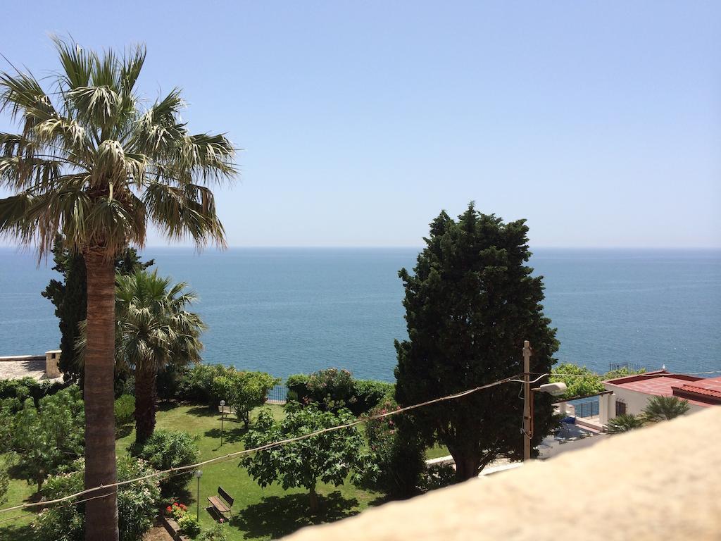 Guarinelli 88 Bed & Breakfast Gaeta Ruang foto